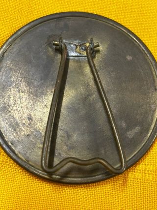 Pareja de medallones con escena religiosa