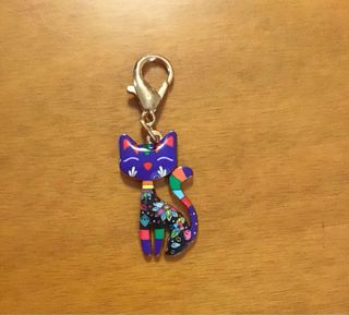 Ciondolo gattino smaltato colorato