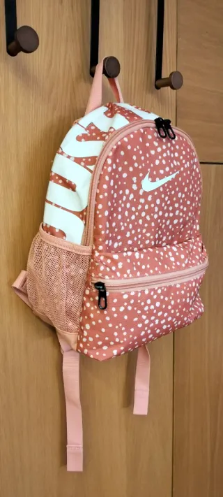 Mochila Nike pequeña rosa y blanca