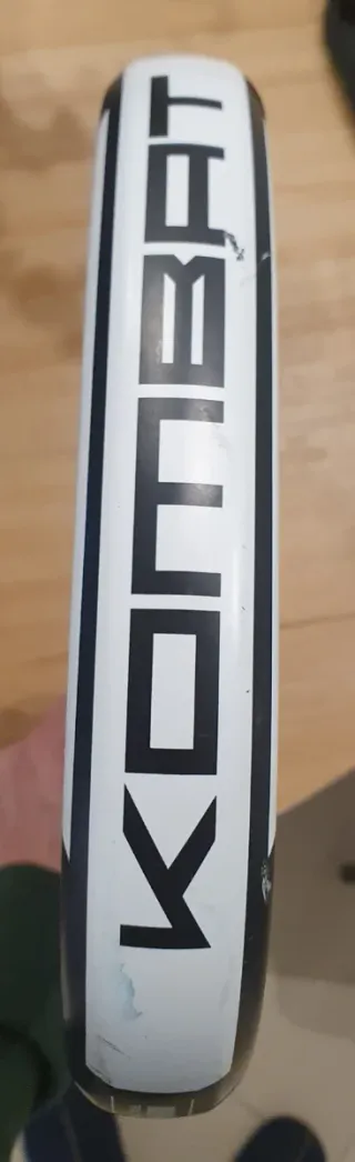 Pala de pádel Kombat Etna 169g