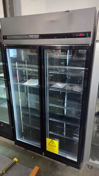 Nevera Vertical Puertas Cristal
