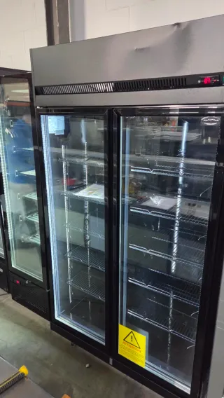 Nevera Vertical Puertas Cristal