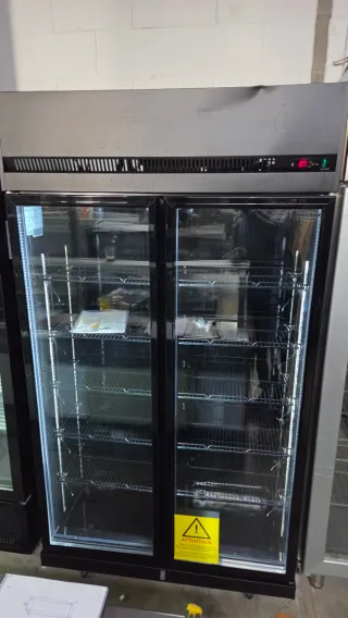 Nevera Vertical Puertas Cristal