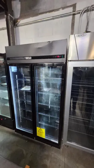 Nevera Vertical Puertas Cristal