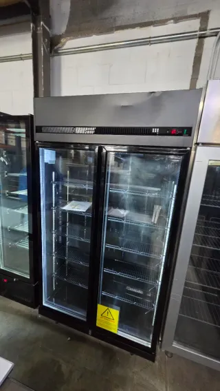 Nevera Vertical Puertas Cristal