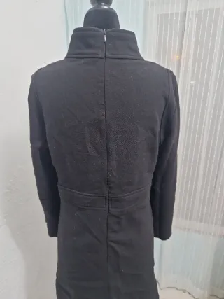 Vestido negro cuello alto cremallera