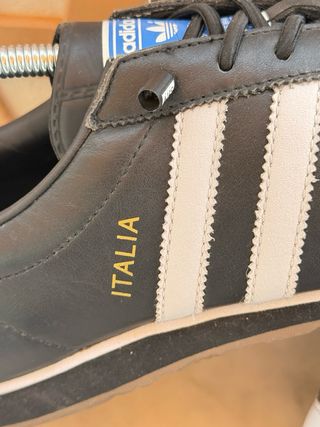 Zapatillas Adidas Italia Negras y Beige