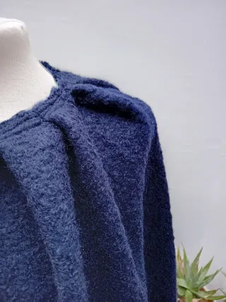 Capa medieval de lana azul