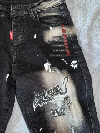 Vaqueros DSQUARED2 negros desgastados