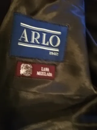 Traje de caballero gris poco usado