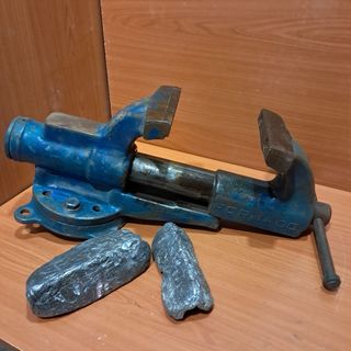 Tornillo de banco azul