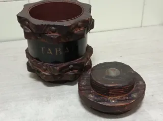 Caja rústica vintage para tabaco