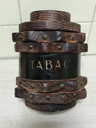 Caja rústica vintage para tabaco