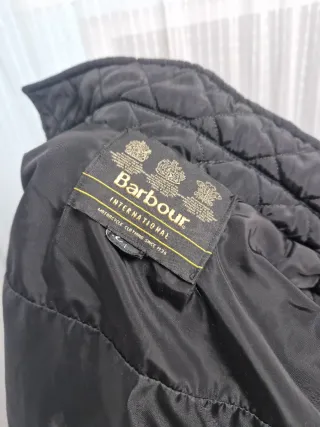 Cazadora Barbour acolchada negra