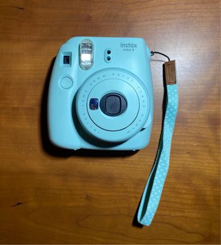 Cámara Instax mini 9 color azúl pastel+ kit de min
