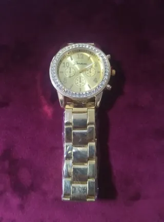 Reloj Geneva Mujer Diamantes Dorado