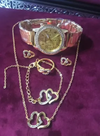 Reloj Geneva Mujer Diamantes Dorado