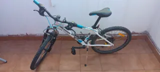 Bicicleta Rockrider Blanca y Azul RR 5.2 junior