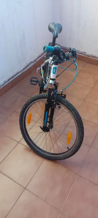 Bicicleta Rockrider Blanca y Azul RR 5.2 junior