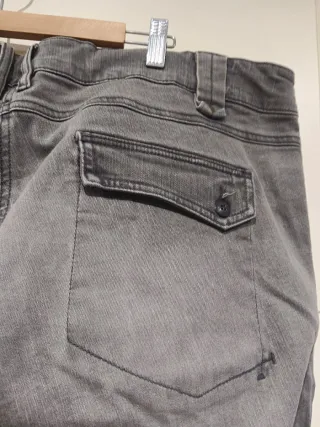 Pantalón vaquero gris mujer