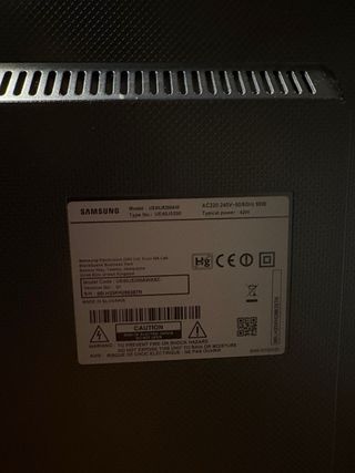 Smart TV Samsung + Mando + Soporte Pared