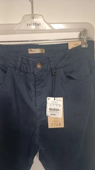 Pantalón pitillo tiro alto azul marino