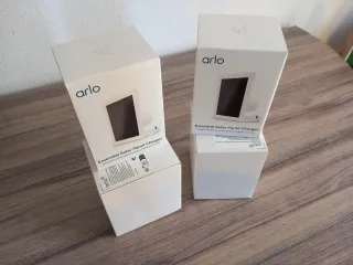 Pack 2 Cámaras Arlo Outdoor 2da Gen + 2 Paneles