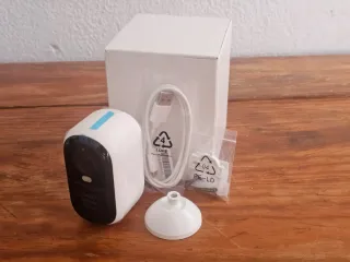 Pack 2 Cámaras Arlo Outdoor 2da Gen + 2 Paneles