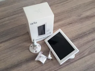 Pack 2 Cámaras Arlo Outdoor 2da Gen + 2 Paneles