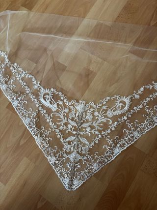 Manteletas Falleras Blancas y Plateadas 110