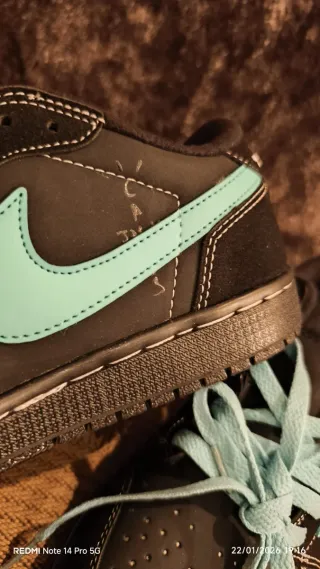 Zapatillas Negras y Turquesa