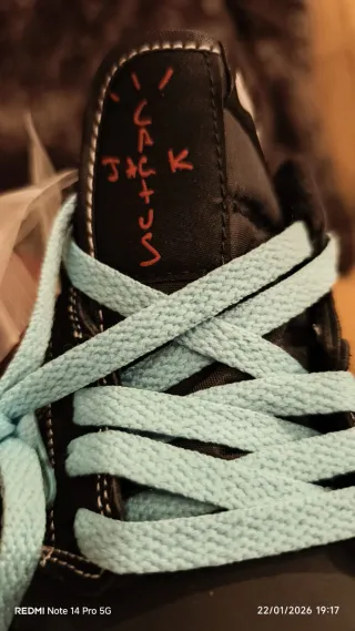 Zapatillas Negras y Turquesa