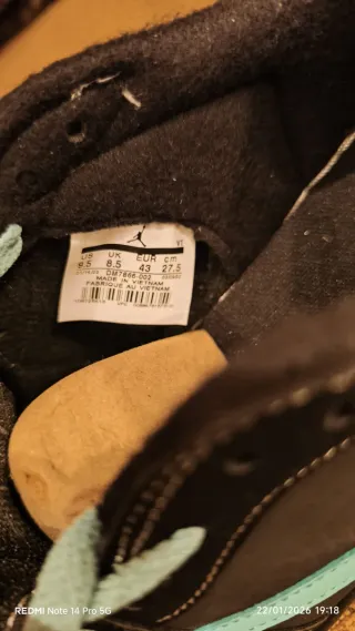 Zapatillas Negras y Turquesa