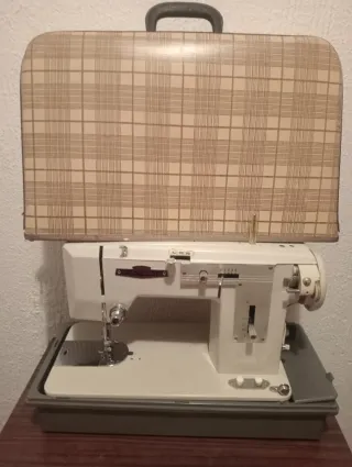 Máquina de Coser eléctrica Victoria con Maletín