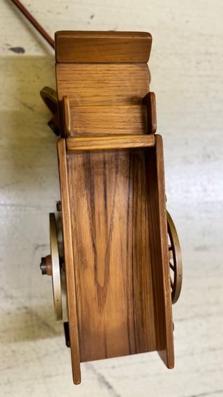 Carro decorativo de madera