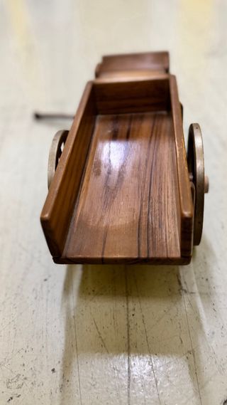 Carro decorativo de madera