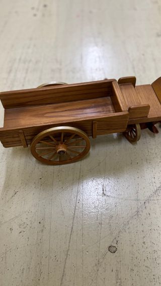 Carro decorativo de madera