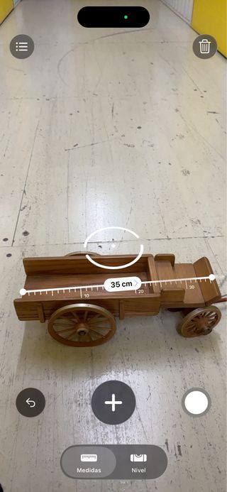 Carro decorativo de madera