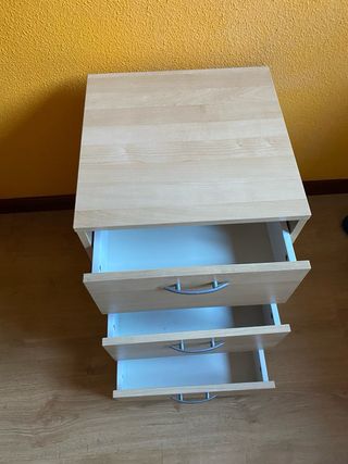 Cajonera color haya con  3 cajones