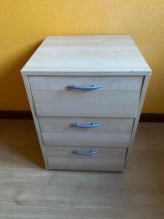 Cajonera color haya con  3 cajones