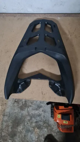 Soporte Baúl Yamaha NMAX 2024