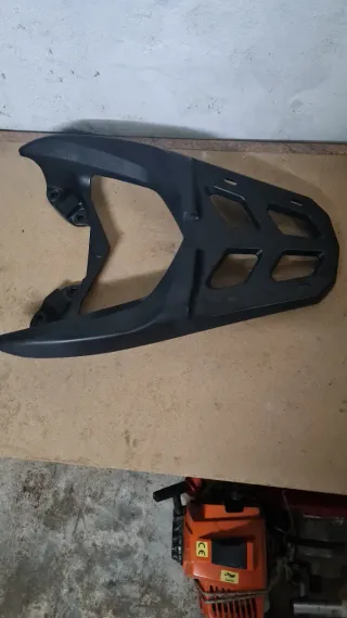 Soporte Baúl Yamaha NMAX 2024
