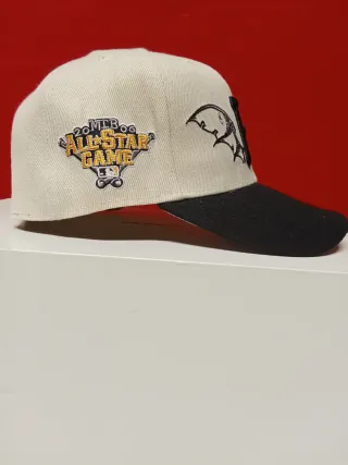 Gorra New Era 59Fifty Beige y Negra Talla7.1/4