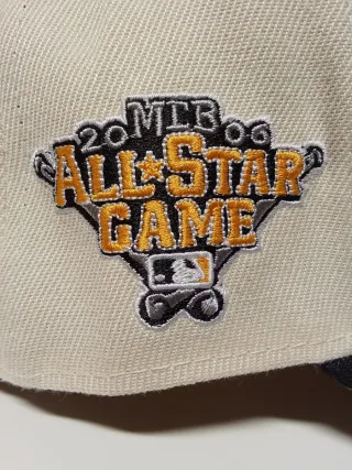 Gorra New Era 59Fifty Beige y Negra Talla7.1/4