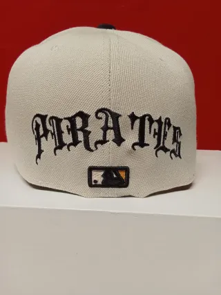 Gorra New Era 59Fifty Beige y Negra Talla7.1/4