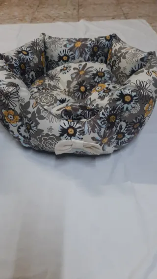 Lote camas y transportines para mascotas