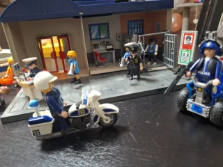 Comisaría Playmobil con Coche y Muñecos