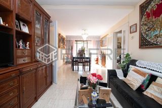 Piso en venta en Los Cármenes en Madrid