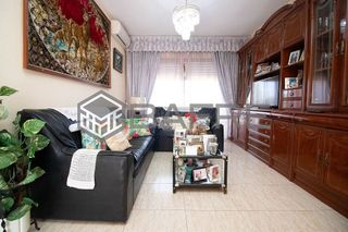 Piso en venta en Los Cármenes en Madrid