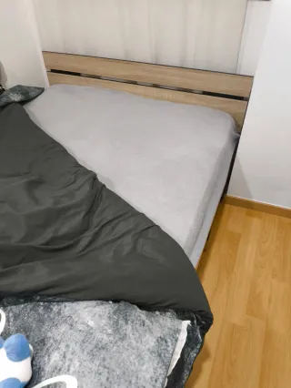 Cama Michigan con colchón y cajones.